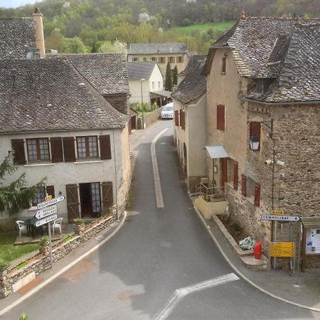 Portail Haut Bed and Breakfast Previnquieres Exterior foto