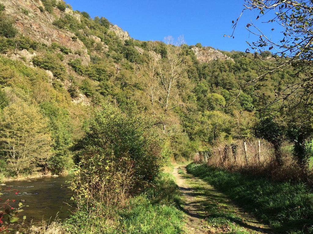 Portail Haut Bed and Breakfast Previnquieres Exterior foto