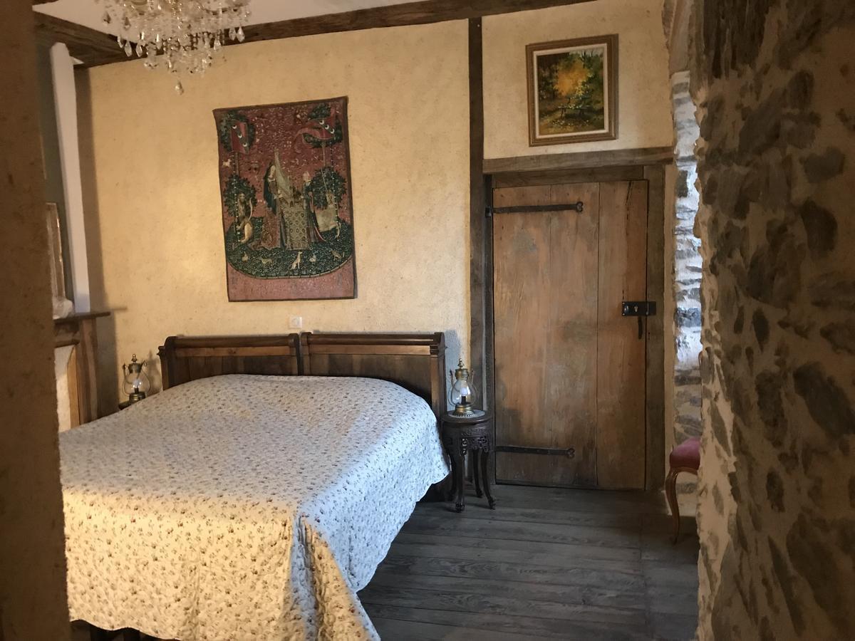 Portail Haut Bed and Breakfast Previnquieres Exterior foto