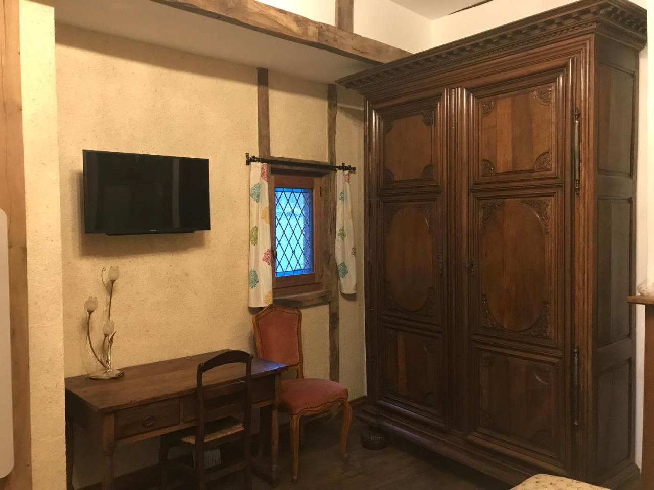 Portail Haut Bed and Breakfast Previnquieres Exterior foto